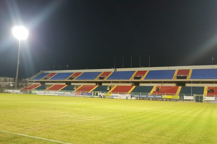 Serie C: Taranto rischia l'esilio a causa dei ritardi nello stadio Iacovone
