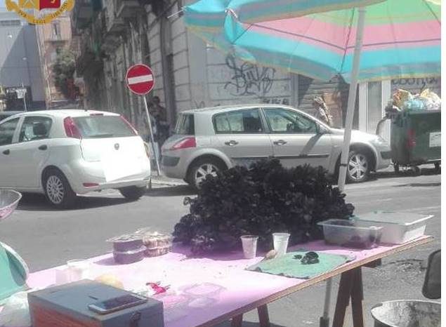 Taranto - Operazione congiunta di polizia e guardia costiera: sequestrati 3 quintali di mitili