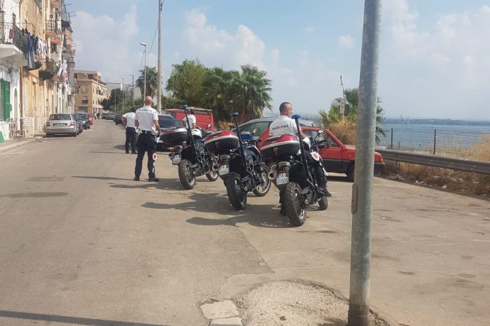 Taranto - Intervento congiunto di Polizia Locale e Polizia di Stato: sequestrata merce contraffatta