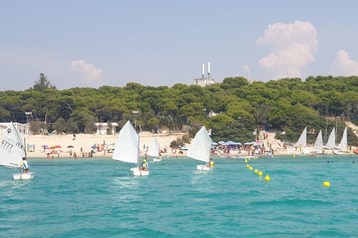 Taranto - Sport, veleggiata alla baia di Lido Silvana