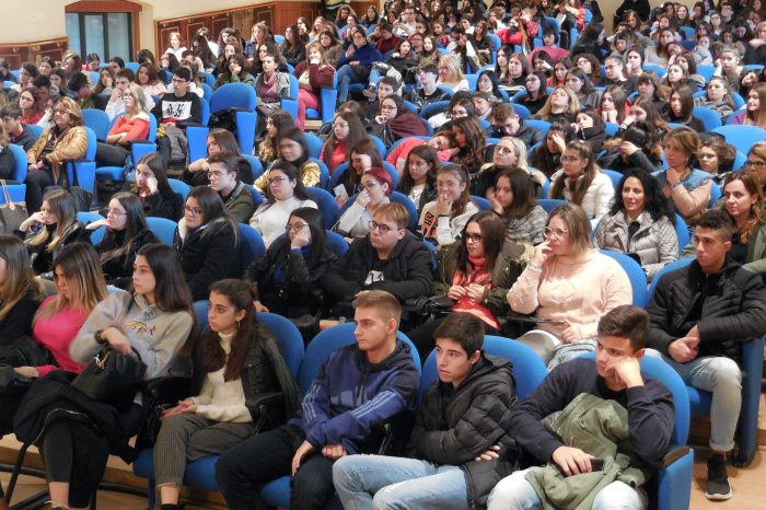 Taranto - "Giovani in Volo": il progetto di promozione del volontariato che coinvolge 600 studenti