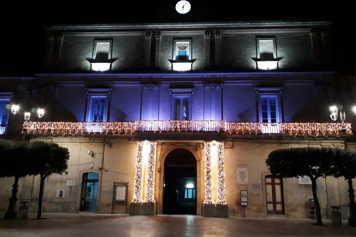 Taranto - Mottola si accende con le luci del Natale