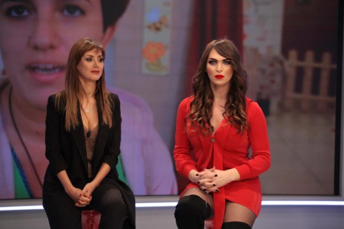 Daniela Martani contro i Ferragnez: "Hanno profili falsi per insultare"