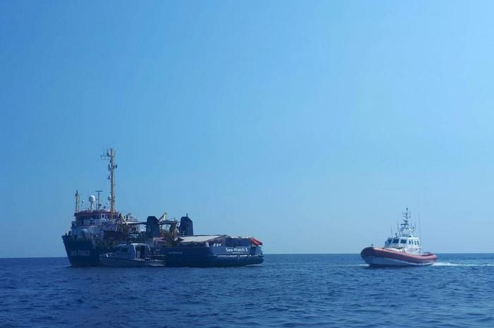Migranti, Sea Watch assegnata al porto di Taranto