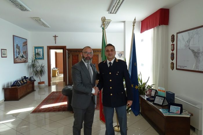 Taranto - Il questore dà il benvenuto al nuovo dirigente della divisione di polizia anticrimine