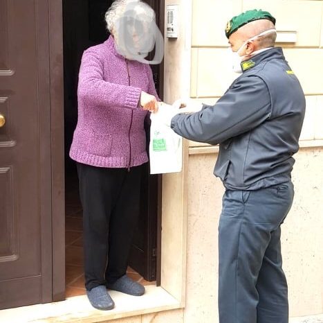 Taranto - Anziana disperata perché senza farmaci da giorni: la Gdf interviene in suo aiuto