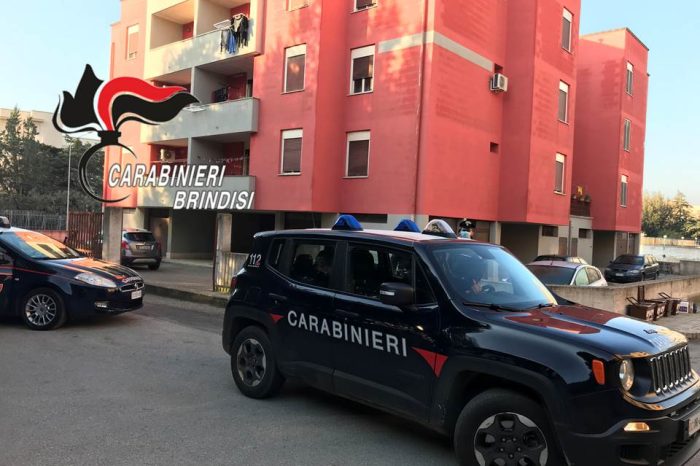 Brindisi - A seguito di un litigio uccide la madre con 5 coltellate: arrestato 23enne