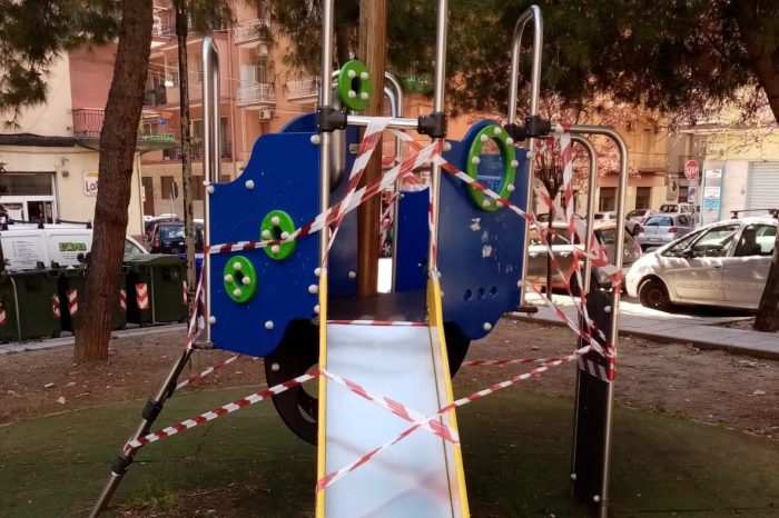 Taranto - Operatori del comune delimitano area giochi, Viggiano: "Non è ancora il momento"