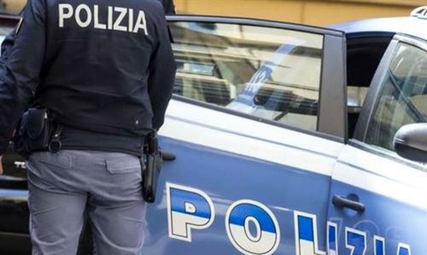 Arresto a Castellana Grotte per violenza su minori eseguito dalla Polizia