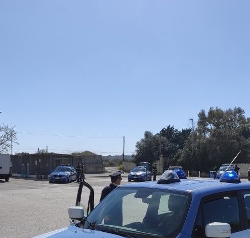Bari: Polizia Stradale sventa traffico di autoveicoli