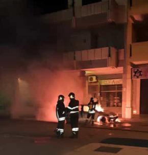 Lecce: Notte di fuoco: distrutte quattro auto e danni a negozi.