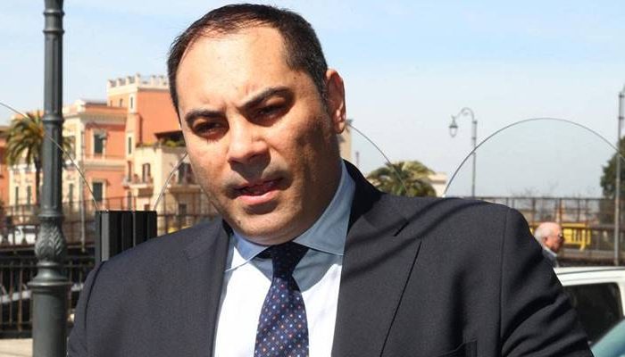 Taranto, Melucci revoca l’incarico a tre assessori