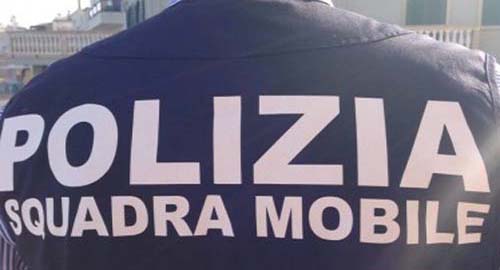 Bari: la polizia denuncia 3 persone