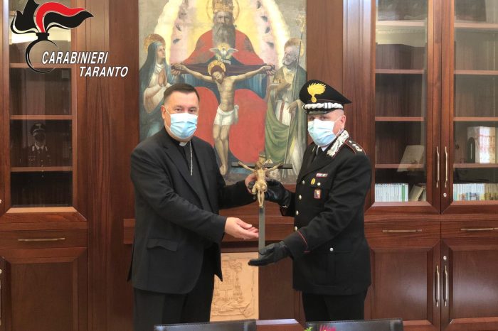 Castellaneta (TA): Restituzione al Vescovo di Castellaneta di oggetti sacri rubati