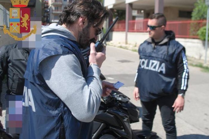Taranto: La Polizia arresta due persone per spaccio di droga