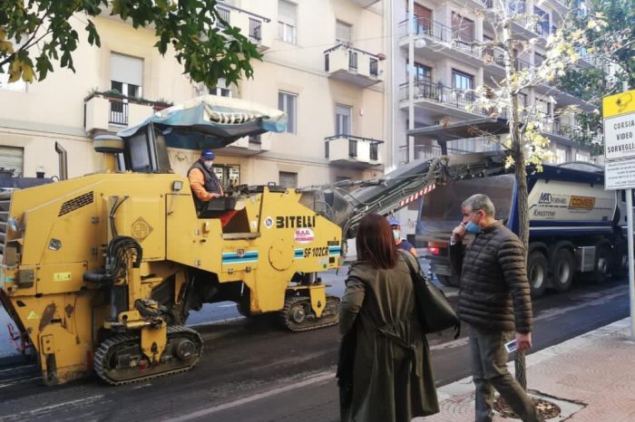 Taranto, lavori per asfalto nuovo in Corso Umberto