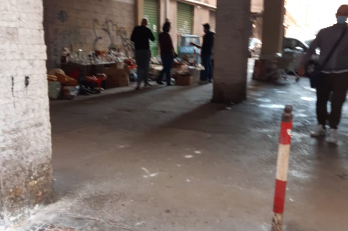 Taranto: Interviene la Polizia Locale per impedire la vendita abusiva sotto i portici
