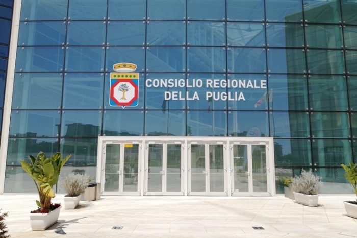 Giunta Regionale Puglia, conferenza donne Pd: «spiace che le scelte del presidente Emiliano non abbiano rispettato l’equilibrio di genere»,