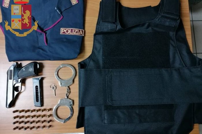 Quartiere Paolo Sesto (TA): Nascondeva armi e munizioni in casa di una conoscente: due denunce della Polizia di Stato 