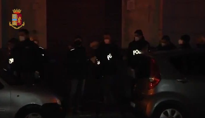 Taranto, blitz della Polizia di Stato, otto arresti per usura