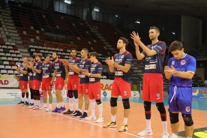 Volley - per la Prisma Taranto, nel recupero di Reggio Emilia, è fatale il tie-break