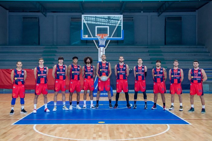 Basket, il Cus Jonico presenta le nuove casacche, che faranno il loro esordio contro Reggio Calabria