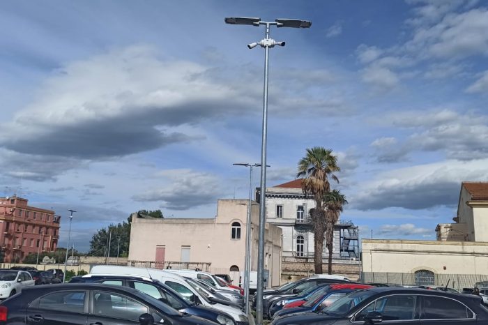 Taranto - Videosorveglianza attiva nel parcheggio Artiglieria