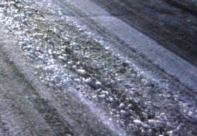 Taranto -  Il calo delle temperature potrebbe provocare ghiaccio sui manti stradali, l’avvertimento