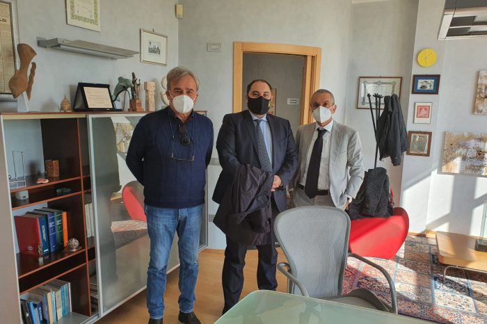 Taranto - Melucci visita la sede del Gruppo iViS