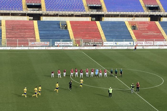 Taranto FC - Anche con il Fasano termina a reti bianche, la cronaca