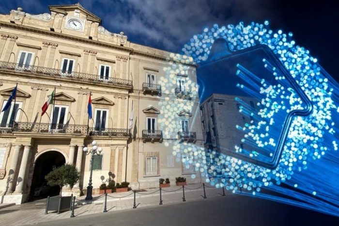 Taranto - Melucci “La nostra città sarà la prima ad eliminare le reti in rame”