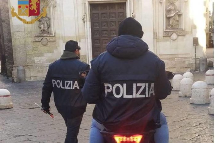 Taranto - Denunciate tre persone per spaccio di droga