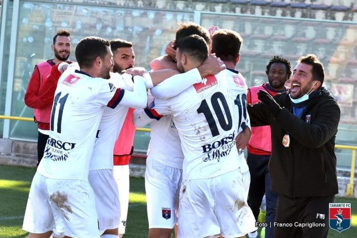 Serie D - Brindisi e Taranto si sfidano nel derby delle Palme