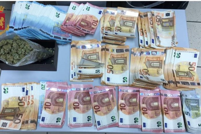 Taranto - Marijuana e 12000 euro in casa, arrestato