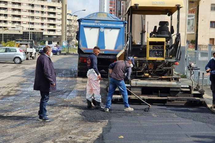 Taranto - Nuovo asfalto in via Gobetti, posato il nuovo manto