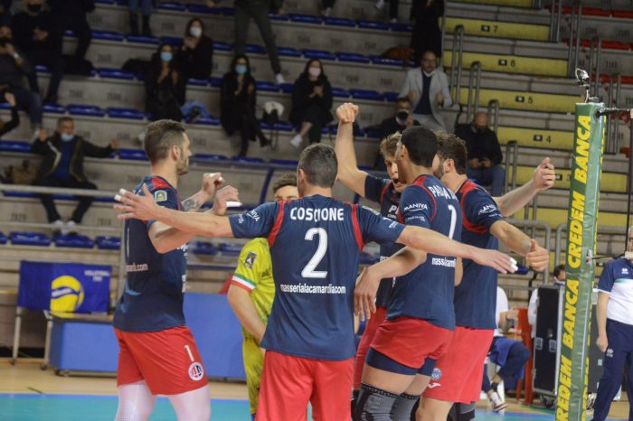Volley - Prisma Taranto, Alletti presenta gara-2 “A Cuneo ci aspetta una battaglia”