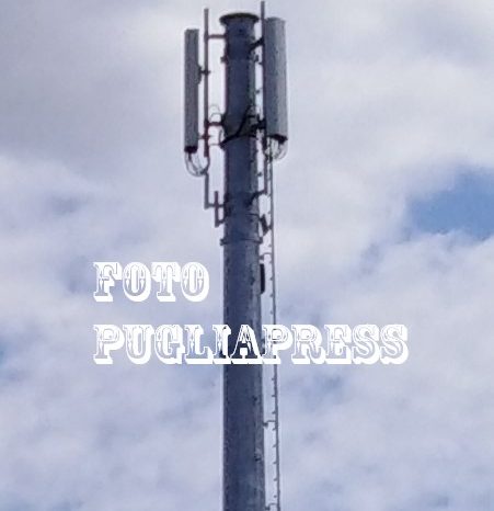 Manduria: Nuova antenna per telefonia issata su terreno privato nei pressi dei giardini pubblici a Uggiano Montefusco.