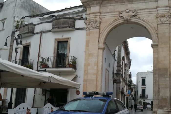 Martina Franca: anziana colta da malore in casa, salvata da due agenti della Polizia di Stato