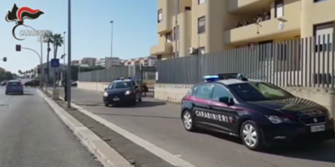 La Compagnia Carabinieri di Taranto sta eseguendo un’ordinanza di custodia cautelare a carico di 16 persone