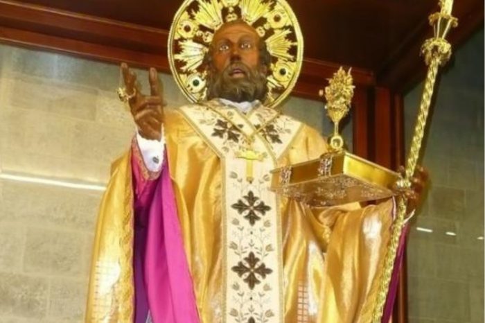 Bari: rubati i gioielli dalla statua di San Nicola