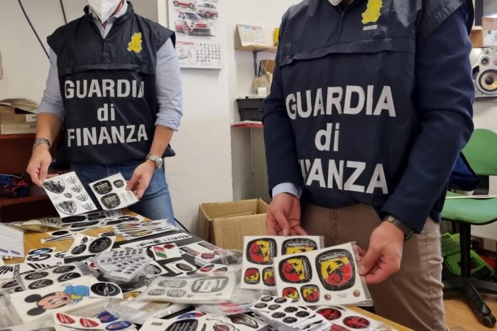 Brindisi: Maxi operazione di articoli per auto contraffatti, 25 persone denunciate
