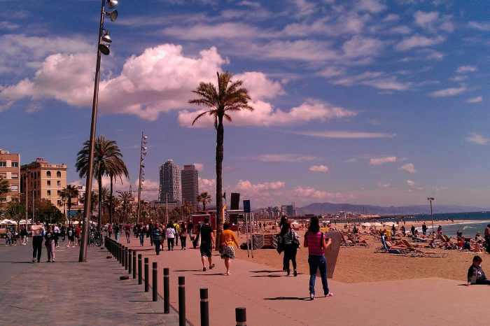 Barcellona: da Luglio il via al divieto alle sigarette sulle spiagge