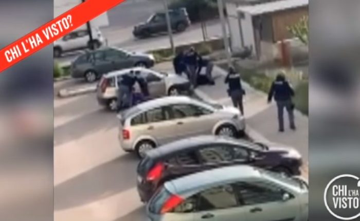 Foggia: a "Chi l'ha visto" il video di un poliziotto che sferra un calcio ad un ragazzo
