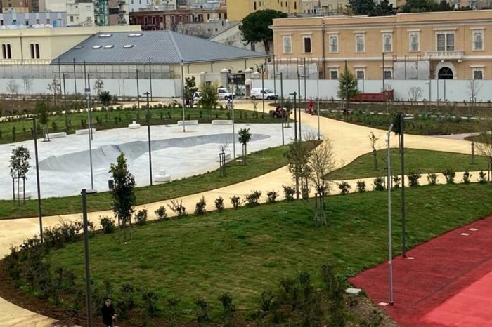 Bari: aggressione nel Parco Rossani, il 24enne ha perso l'uso di un occio, arrestato 19enne