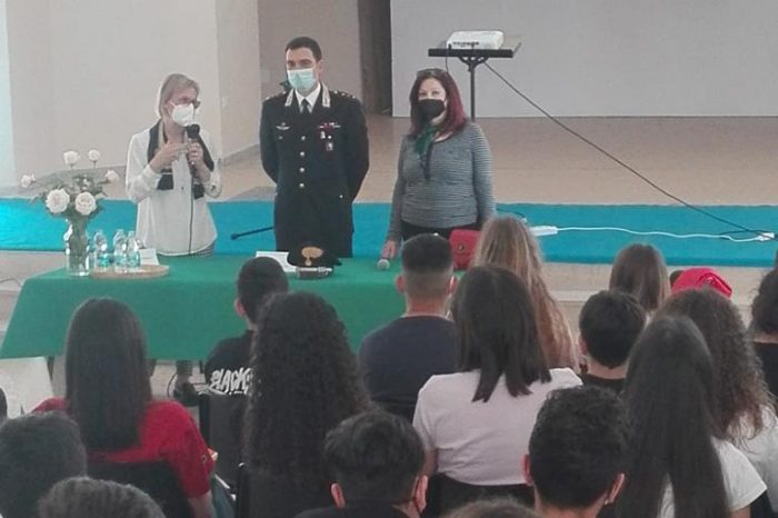 San Vito dei Normanni: i Carabinieri incontrano gli studenti