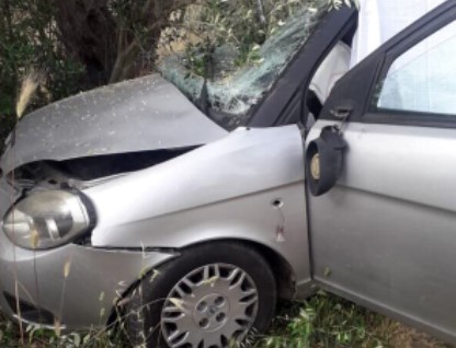 Cutrofiano: incidente mortale per un 22enne che si schianta contro un olivo