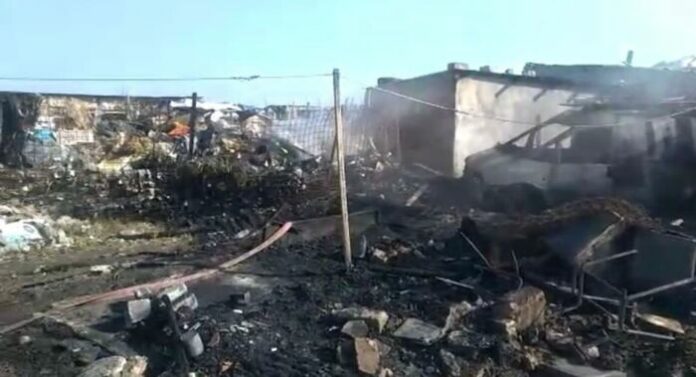 Manfredonia: cortocircuito al ghetto di Borgo Mezzanone, incendiate 20 baracche