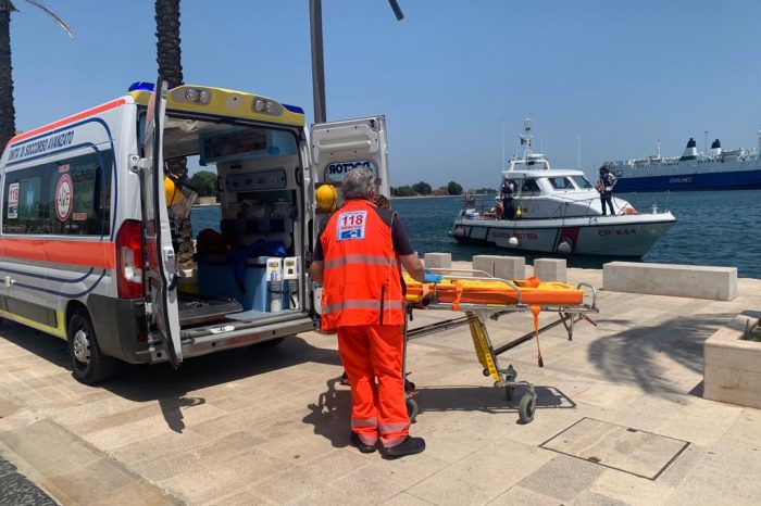 Brindisi: donna infortunata: era a bordo di una nave passeggeri "Asterioni II" soccorsa dalla Guardia Costiera