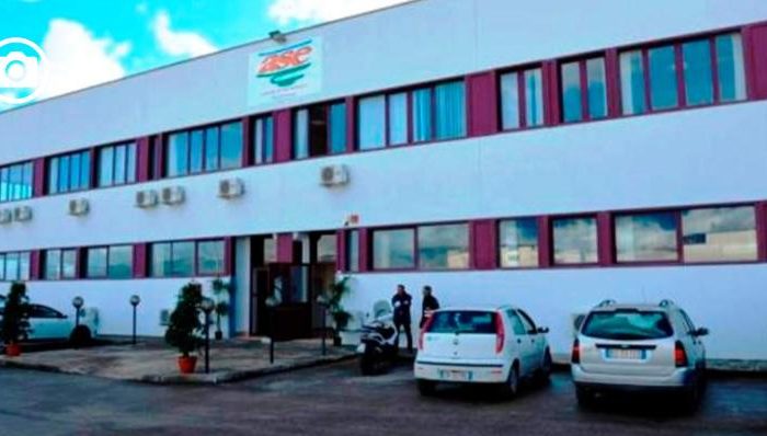 Manfredonia: “Se non cambi turno a mio figlio, muori", calci e pugni ad ispettore dell'Ase