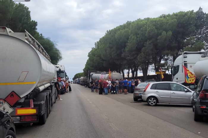 Taranto: blocco raffineria, Rizzo:"Da Eni dichiarazione di facciata"